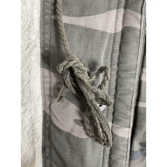 Rails Jacket Whitaker Sage Camo Utility Faux Fur Lined Outdoors FLAW - Picture 16 of 16